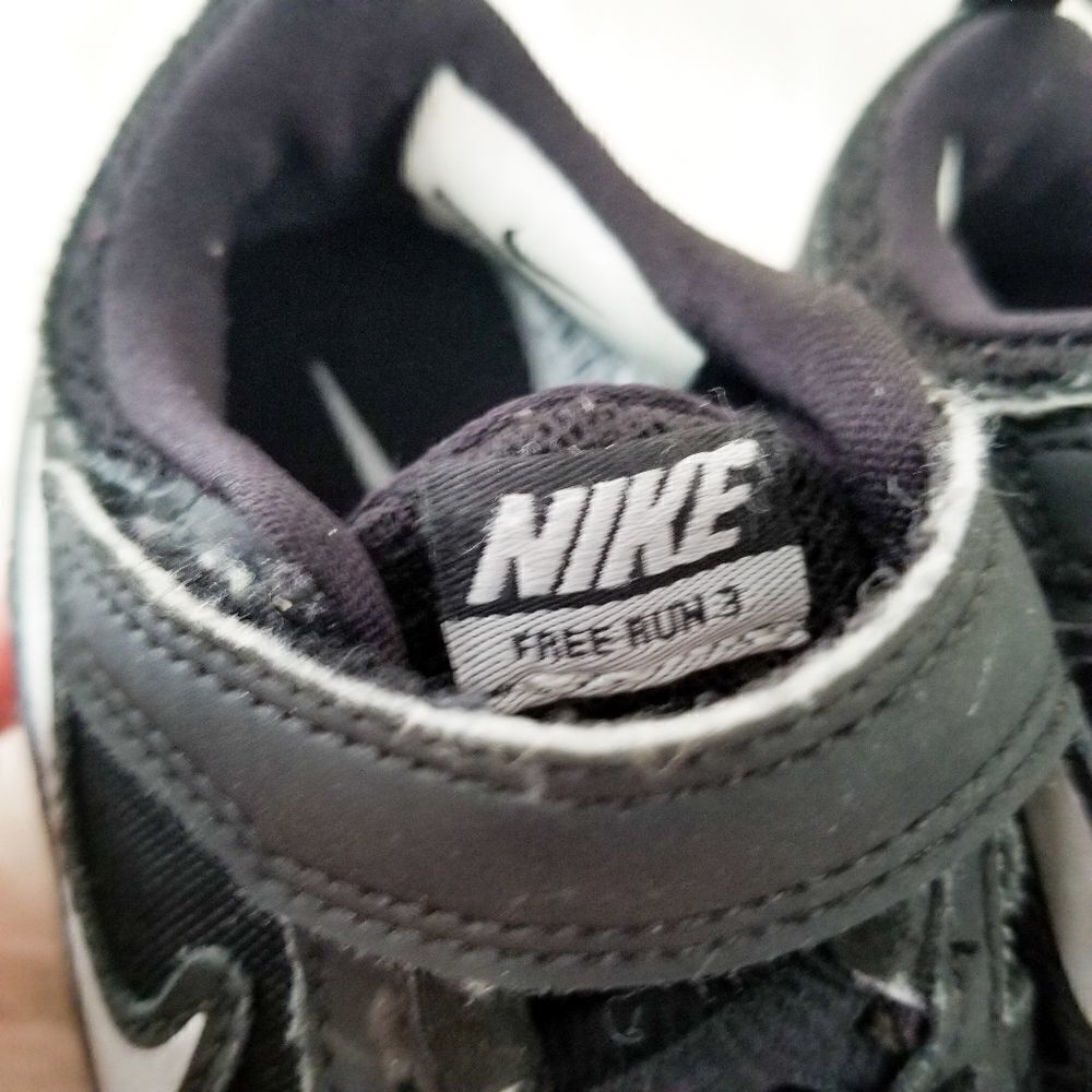 Nike free run athletic shoes hook and loop closure - Picture 5 of 5